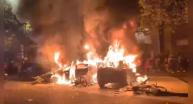 Após a conquista da Liga dos Campeões, a festa do PSG em Paris foi ofuscada por tumultos, resultando em mortos e centenas de feridos.