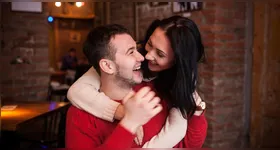 Segundo a astrologia, o período favorece demonstrações de carinho, fortalecimento de vínculos e aproximações emocionais, criando um cenário propício para o romance