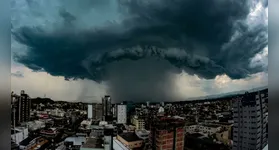 Meteorologistas alertam sobre ciclone intenso que pode afetar o Brasil em julho, trazendo temporais e mudanças climáticas significativas.