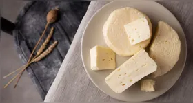 São quatro tipos de queijo da empresa notificadas pela Anvisa