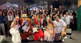 A comitiva oficial do Brasil na China conta com mais de 120 profissionais da cultura e a banda paraense colocou todo para dançar nesta segunda-feira (4).