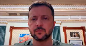 "A Ucrânia propõe pôr fim a esta guerra por meio de um compromisso direto entre o senhor e nós. Proponho uma reunião", escreveu Zelensky no documento.