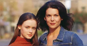 Mesmo com mais de 25 anos desde sua criação, Gilmore Girls permanece entre as séries mais queridas do público global.