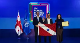 O secretário adjunto de Gestão e Regularidade Ambiental da Secretaria de Estado de Meio Ambiente, Clima e Sustentabilidade (Semas) Rodolpho Zahluth Bastos recebeu a premiação acompanhado dos servidores da secretaria Selma Santos e Rômulo Malta.