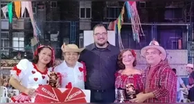 O padre Gabriel Paes está à frente da paróquia e aguarda brincantes para a celebração.