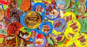 Uma das grandes febres dos anos 90 e 2000 foram os Tazos, que tinham diversos temas.