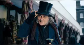 Em "Ebenezer e os Fantasmas do Natal", Depp interpreta Ebenezer Scrooge, o icônico personagem criado por Charles Dickens.