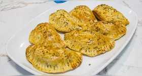 A receita mostra que é possível manter o sabor clássico de boteco em uma versão mais leve, prática e adaptável ao dia a dia.