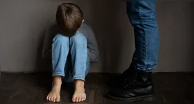 Em caso de suspeito, o recomendado é evitar o confronto direto com o suspeito.