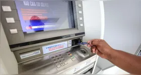 A programação começou com o pagamento destinado aos inativos militares, pensionistas civis e militares, além dos inativos civis e das pensões especiais vinculadas à Seplad.