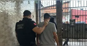 Equipamentos usados em crimes foram apreendidos.