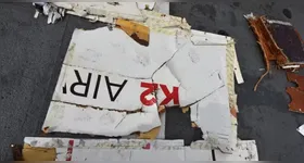 Destroços da aeronave foram encontrados, mas buscas pelos ocupantes continuam