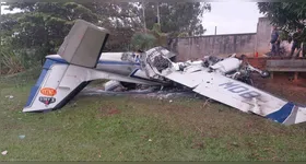 Segundo o corpo de bombeiros, um terceiro ocupante da aeronave sobreviveu.