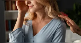 A avaliação e histórico clininco da mulher é essencial para definir a reposição hormonal mais segura para a paciente.