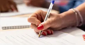 Foram confirmadas duas mil vagas disponíveis para cargos de educação e administrativos.