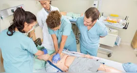 Técnica, Ética e Política: pilares inegociáveis do cuidado de Enfermagem
