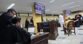 Julgamento do quartyo acusado pela morte do comerciante de açaí começou com depoimentos da viúva da vítima e de policiais militares envolvidos na prisão dos suspeitos.