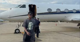 Jogador chegou ao Rio de Janeiro neste domingo e compartilhou registro nas redes sociais.