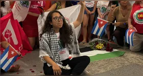Ativista paraense chega em Belém após sequestro durante missão rumo à Faixa de Gaza.