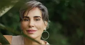 Glória Pires assume pela primeira vez a direção de uma peça teatral em espetáculo protagonizado por Narjara Turetta.