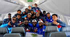 Jogadores da seleção haitiana em viagem para o mundial disputado na América do Norte