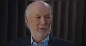 James Burrows dirigiu episódios marcantes de Friends e participou da criação de clássicos da televisão norte-americana.