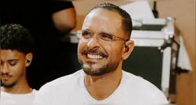 Diogo Nogueira precisou cancelar compromissos da turnê "Infinito Samba" após ser diagnosticado com disfonia intensa causada por uma infecção viral.