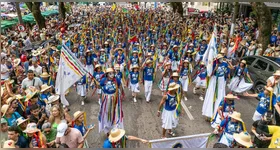 O Arrastão do Pavulagem encerra a quadra junina com cortejo pelas ruas de Belém e a tradicional derrubada dos Mastros de São João