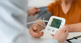 Mudanças no estilo de vida ajudam a controlar a pressão alta e reduzem o risco de doenças cardiovasculares