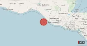 Equipes da Defesa Civil avaliam possíveis danos após forte terremoto no sul do México.