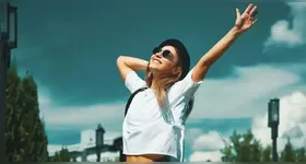 Alguns nativos do zodíaco preferem priorizar seus próprios objetivos e preservar a liberdade. Para eles, o espaço pessoal e a autonomia costumam falar mais alto do que o desejo de viver um compromisso amoroso.