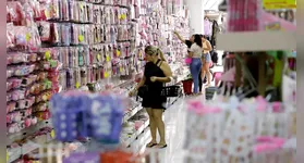 A expectativa é de que os descontos cheguem a até 70%, dependendo do segmento e da incidência de impostos sobre os itens ofertados.