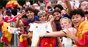 Imagem ilustrativa da notícia Espanha bate Portugal de Cristiano Ronaldo e avança na Copa