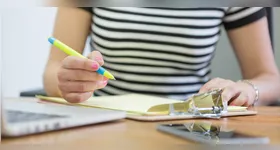 Concurso público: com organização, disciplina e acesso às ferramentas certas, é possível dar os primeiros passos na preparação sem gastar absolutamente nada.
