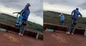 A jovem foi arremessada da ponte sem as cordas de segurança