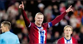 Erling Haaland nasceu na Inglaterra, mas optou por defender a seleção da Noruega, adversária do Brasil nas oitavas de final.
