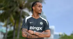 Atacante do Chelsea aparece no radar do Barça em meio à busca por um novo camisa 9 para a próxima temporada.
