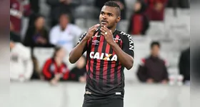 Nikão estão na China e entra no radar do Remo