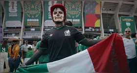 Imagem ilustrativa da notícia México vence África do Sul na abertura da Copa em jogo com três expulsos