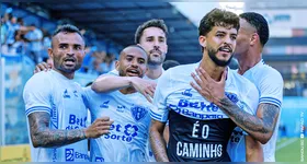 Bruno Bispo (camisa preta) marcou o gol que garantiu mais três pontos para o Papão