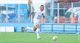 Luciano Taboca entrou com muita agressividade pelo lado esquerdo e pisando na área, principalmente nas bolas paradas, quando marcou o gol