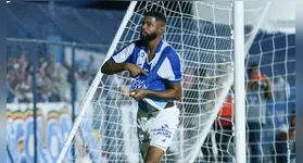Segundo apurado pelo DOL, zagueiro Castro está fora do jogo por conta de atos de indisciplina.