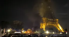 Paris registra confrontos, saques e carros incendiados após título do PSG