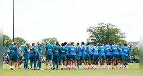 Carlo Ancelotti completa 67 anos e recebe homenagens da Seleção Brasileira.