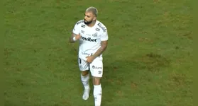 Gabigol faz gesto obsceno e é expulso na vitória do Santos.