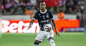 O defensor, que pertence ao Fluminense-RJ, tem conversas avançadas com um clube da Rússia e deve encerrar de forma antecipada a passagem pelo Leão Azul