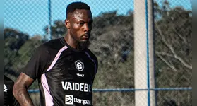 Remo enfrenta desafios na defesa contra o Vitória. Como o time se sairá sem Tchamba e Marllon na Série A?