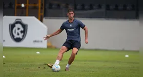 Técnico Léo Condé defende escolha de titulares. Entenda a situação de Picco e as críticas da torcida após a derrota para o Cruzeiro.