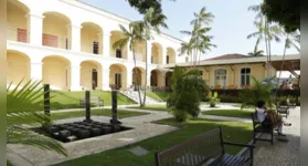 Arte, história e uma vista privilegiada da Baía do Guajará em um só lugar.