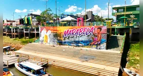Estrutura montada no Complexo da Colônia Z-30 recebe a aparelhagem Lendário Rubi na abertura do festival.